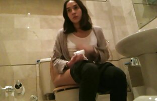 XXX Pelirroja follada en videos eroticos madrastras el baño